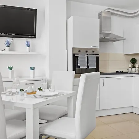 Charming White With Balcony And Parking * Ровинь