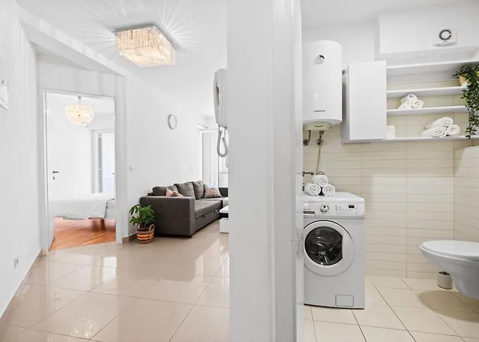 Charming White With Balcony And Parking